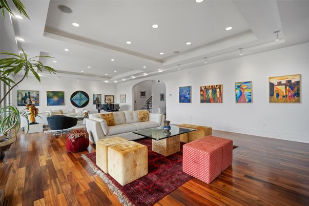Interior, Living room, Recessed Lighting, Wood Texture Flooring