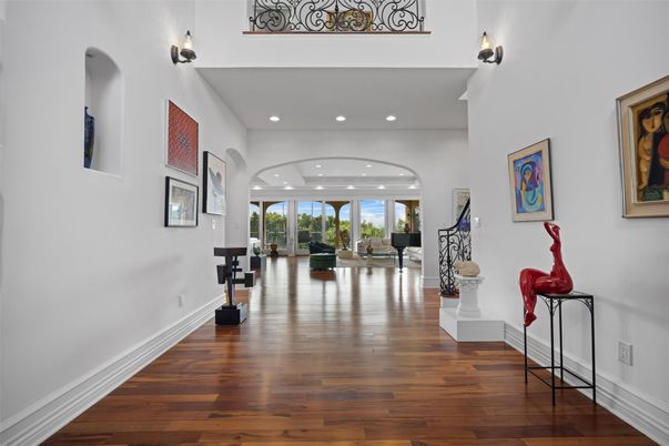 Interior, Piano, Recessed Lighting, Wood Texture Flooring