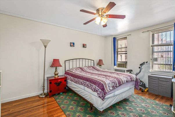 Bedroom, Fitness Equipment, Interior, Wood Texture Flooring