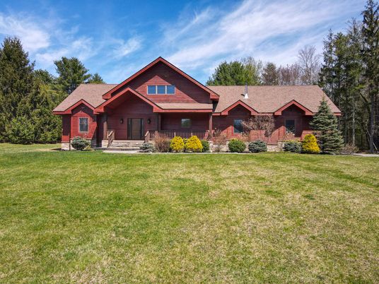 Backyard, Exterior, Facade, Log Home