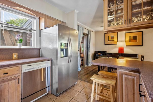 Dining room, Interior, Kitchen, Stainless Steel Appliances, Wood Texture Flooring