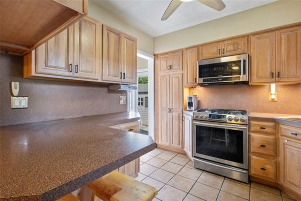Interior, Kitchen, Stainless Steel Appliances