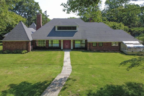 Backyard, Exterior, Facade, Brick Facade, Cape Cod