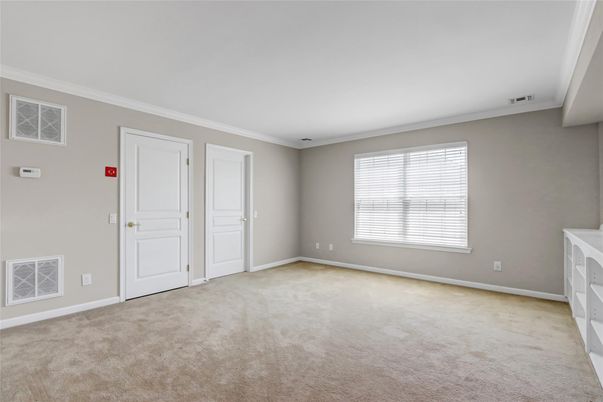 Empty room, Interior