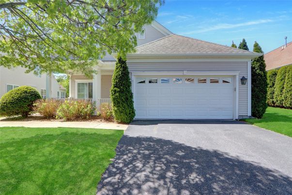 Attached, Exterior, Facade, Cape Cod