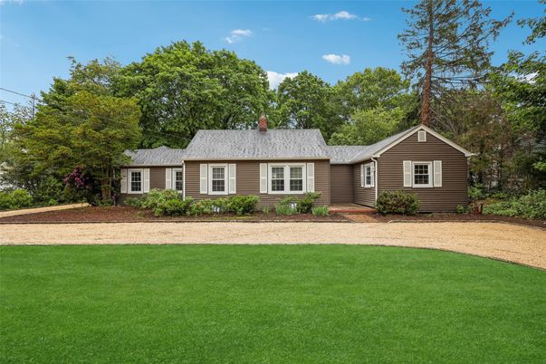Exterior, Facade, Cape Cod