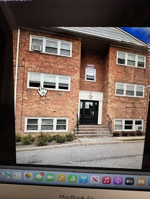 Exterior, Facade, Brick Facade, Rowhouse