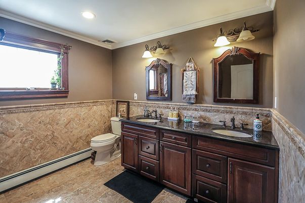 Bathroom, Dual Sink Vanities, Interior, Recessed Lighting