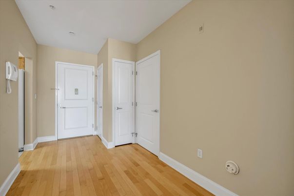 DE Listing image placeholder