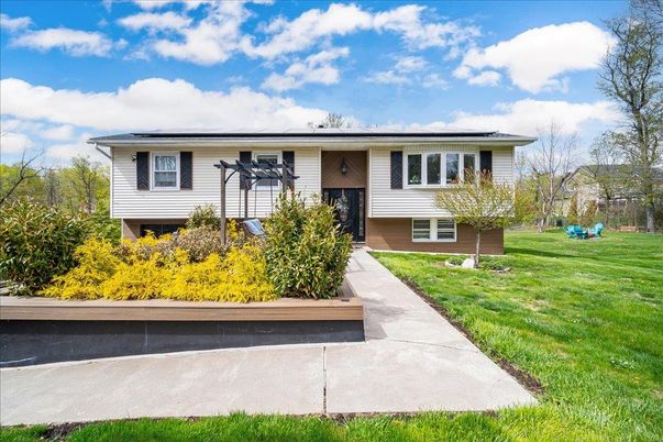 Exterior, Facade, Raised Ranch