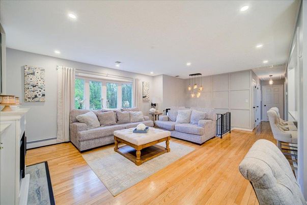 Fireplace, Interior, Living room, Pendant Lights, Recessed Lighting, Wood Texture Flooring