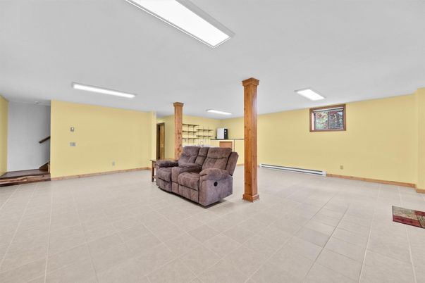 Empty room, Interior, Recessed Lighting
