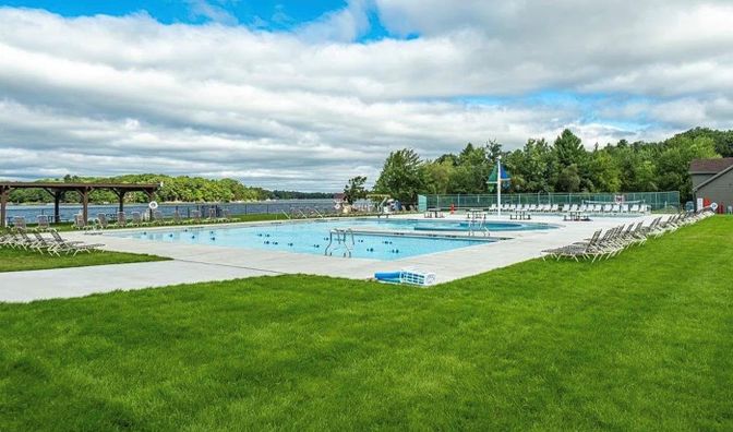 Exterior, Pool