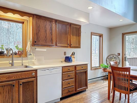 Dining room, Interior, Kitchen, Recessed Lighting, Wood Texture Flooring