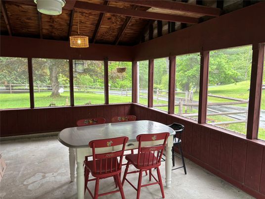 Dining room, Interior, Sun Room, Wooden Beams, Wooden Ceilings
