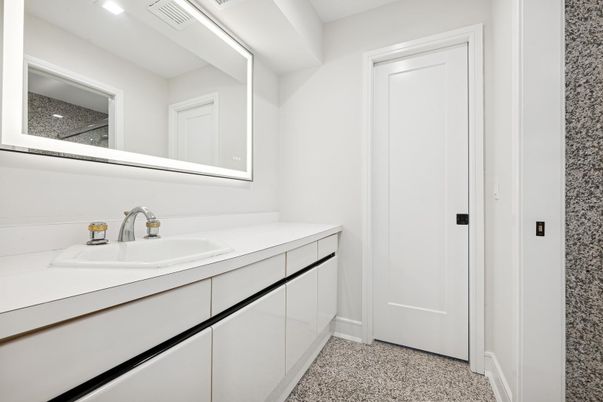 Bathroom, Interior, Recessed Lighting