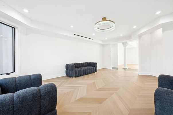 Interior, Recessed Lighting, Wood Texture Flooring