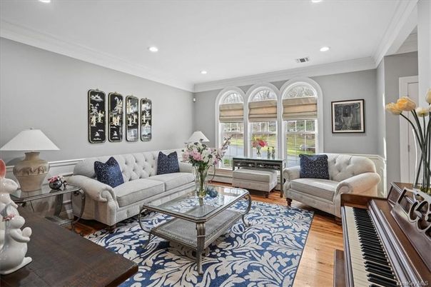 Interior, Living room, Piano, Recessed Lighting, Wood Texture Flooring