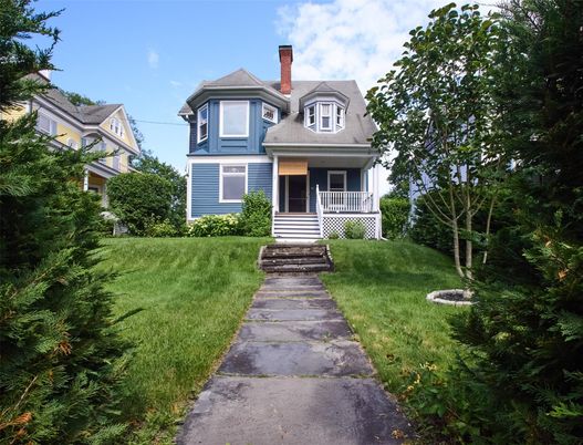 Backyard, Exterior, Facade, Queen Anne Victorian