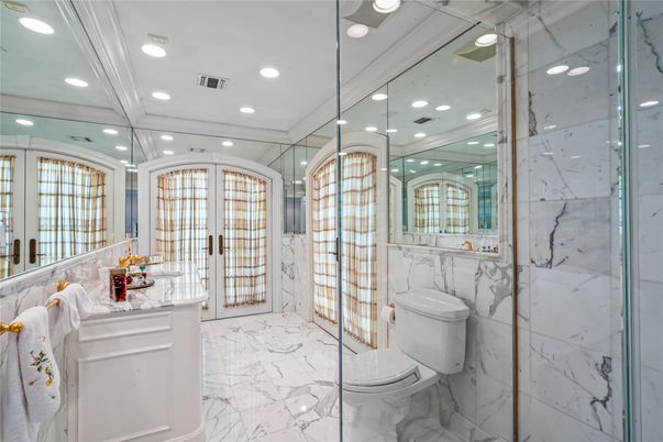 Bathroom, Interior, Marble, Marble Walls, Recessed Lighting