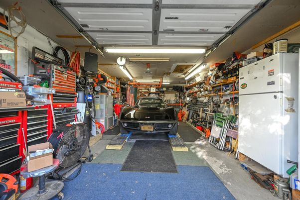 Garage, Interior