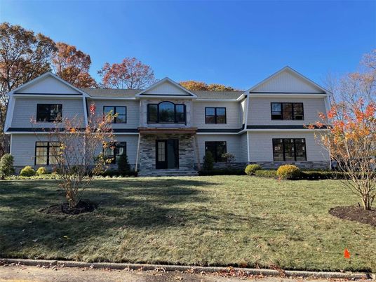 Exterior, Facade, Farmhouse