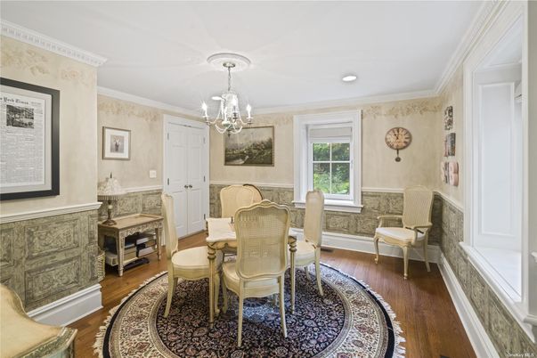 Chandelier, Dining room, Interior, Recessed Lighting, Wood Texture Flooring