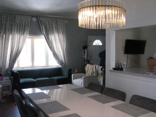 Chandelier, Dining room, Interior, Living room