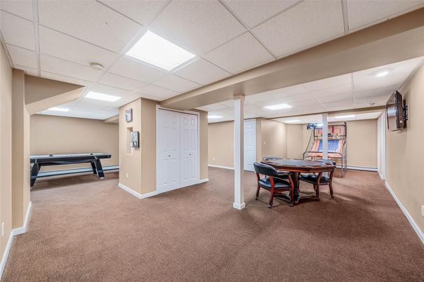 Game Room, Interior, Recessed Lighting