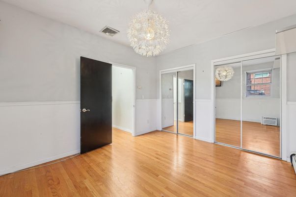 Chandelier, Empty room, Interior, Wood Texture Flooring