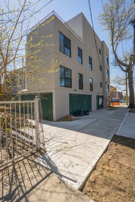 Exterior, Facade, Modern