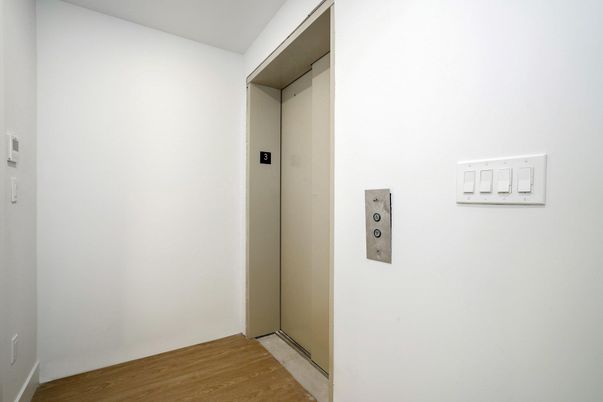 Elevator, Interior, Wood Texture Flooring