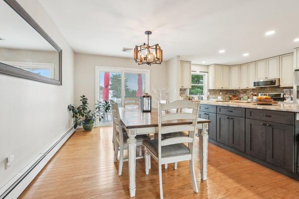 Chandelier, Dining room, Interior, Kitchen, Pendant Lights, Recessed Lighting, Wood Texture Flooring
