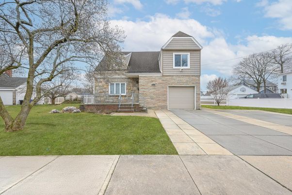Attached, Exterior, Facade, Brick Facade, Cape Cod