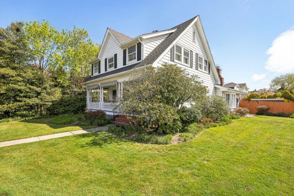Backyard, Exterior, Facade, Queen Anne Victorian
