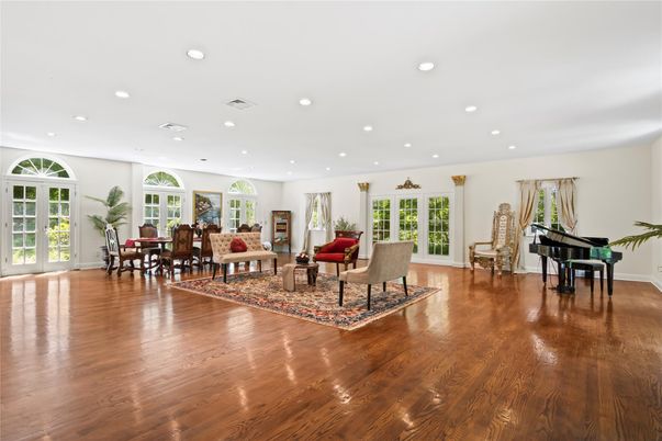 Dining room, Interior, Living room, Piano, Recessed Lighting, Wood Texture Flooring