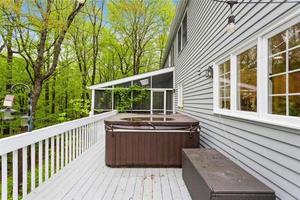 Exterior, Hot Tub