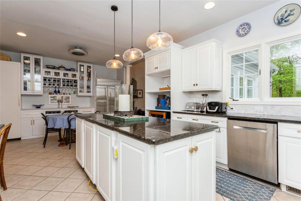 Dining room, Interior, Kitchen, Pendant Lights, Recessed Lighting, Stainless Steel Appliances
