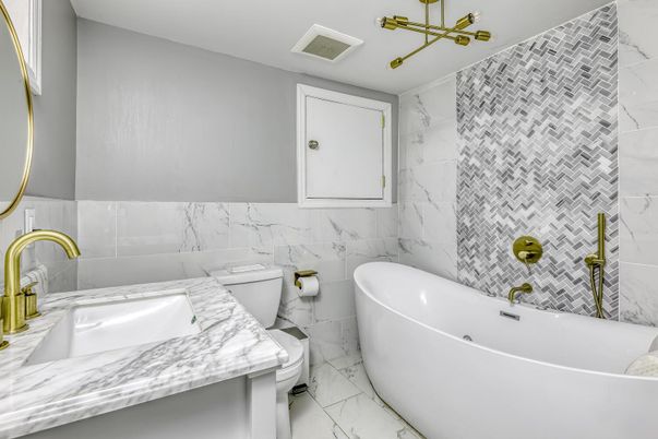 Bathroom, Free Standing Baths, Interior, Marble, Marble Walls