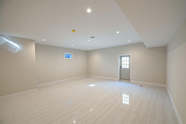 Empty room, Interior, Recessed Lighting
