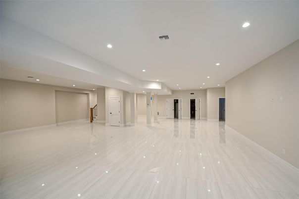 Empty room, Interior, Recessed Lighting