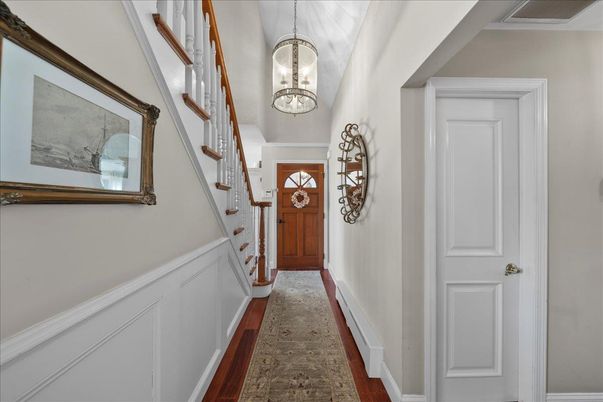 Interior, Pendant Lights, Wood Texture Flooring