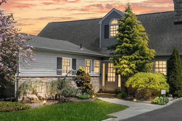 Exterior, Facade, Cape Cod