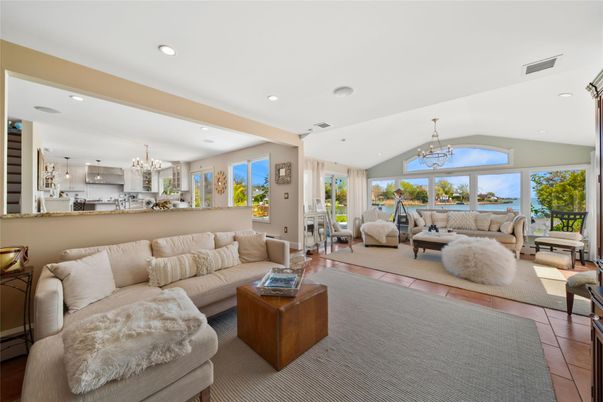 Chandelier, Dining room, Interior, Living room, Recessed Lighting