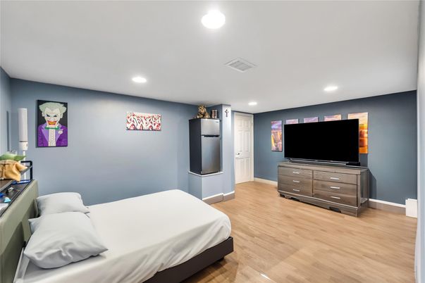 Bedroom, Interior, Recessed Lighting, Wood Texture Flooring