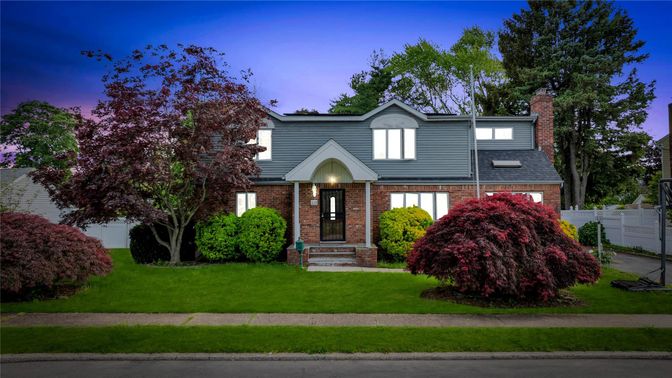 Exterior, Facade, Brick Facade, Split Level