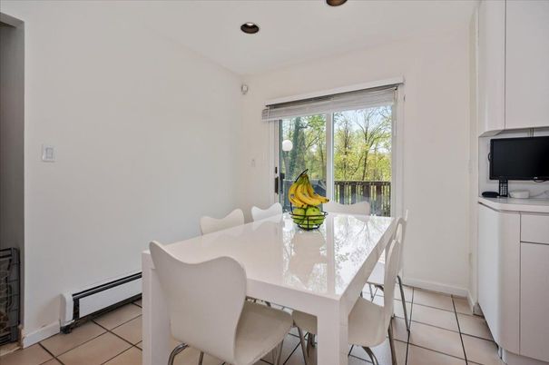Dining room, Interior, Recessed Lighting