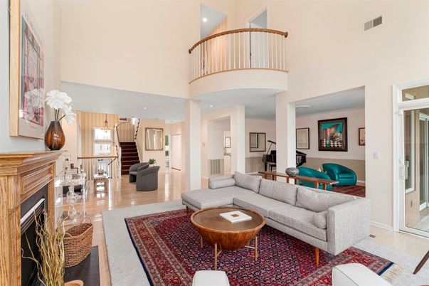 Fireplace, Interior, Living room, Piano, Recessed Lighting