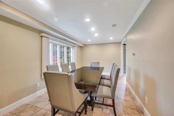 Dining room, Interior, Recessed Lighting