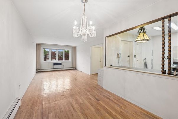 Chandelier, Empty room, Interior, Wood Texture Flooring